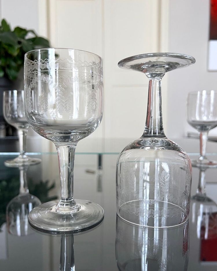 Service De Verres Soufflés Décorés d'Une Frise Gravée - XIXe Siècle
