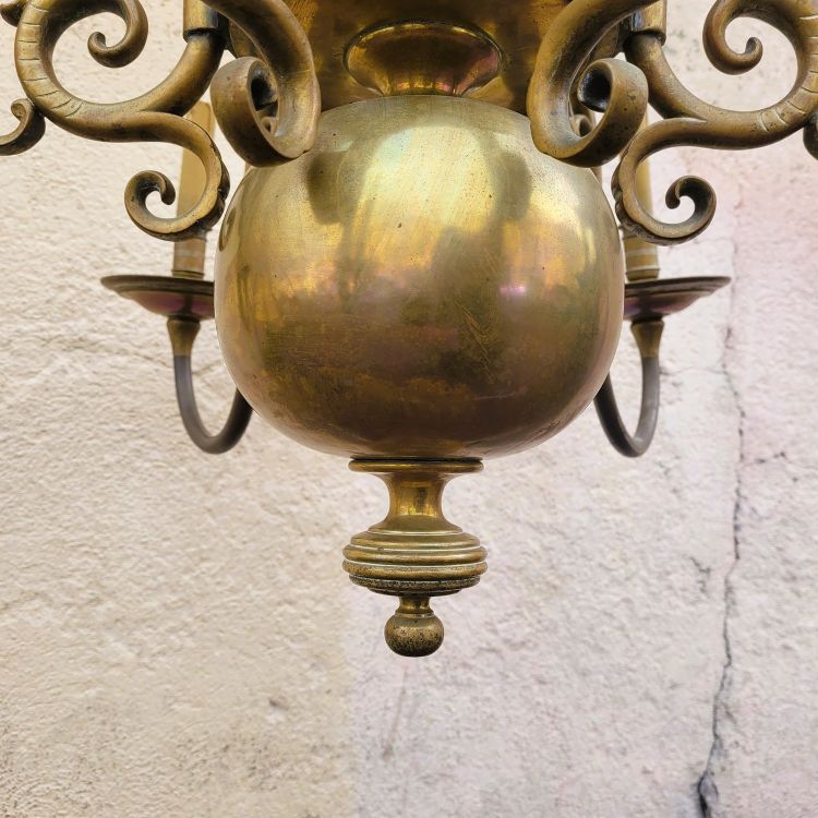 Lampadario in bronzo "olandese", inizio XX secolo