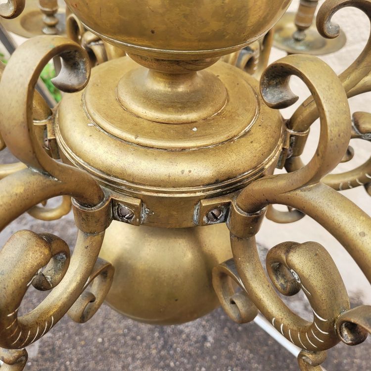 Lampadario in bronzo "olandese", inizio XX secolo