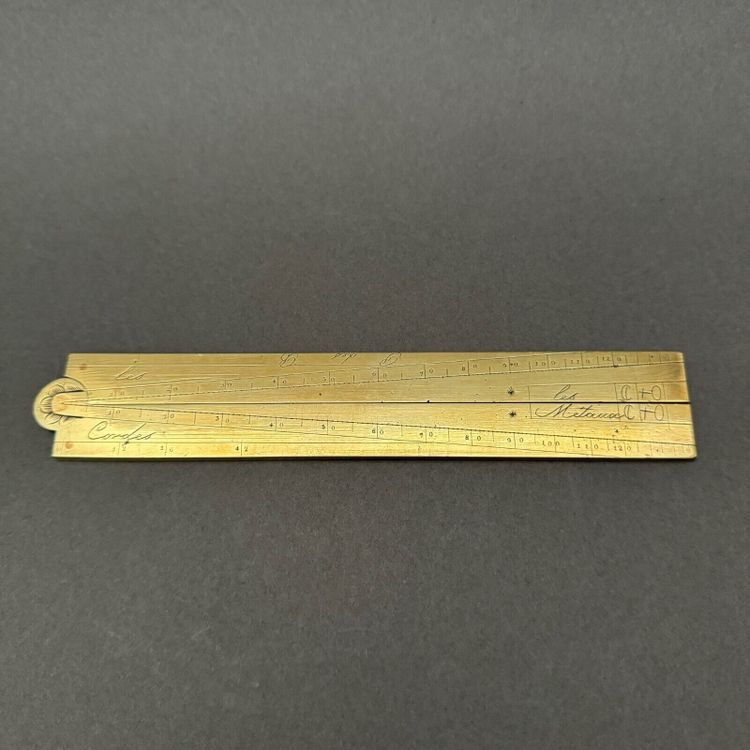 Pied de roi en laiton gravé XVIIIe