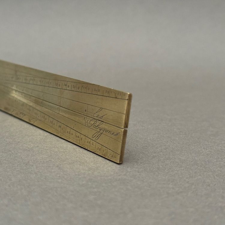 Pied de roi en laiton gravé XVIIIe