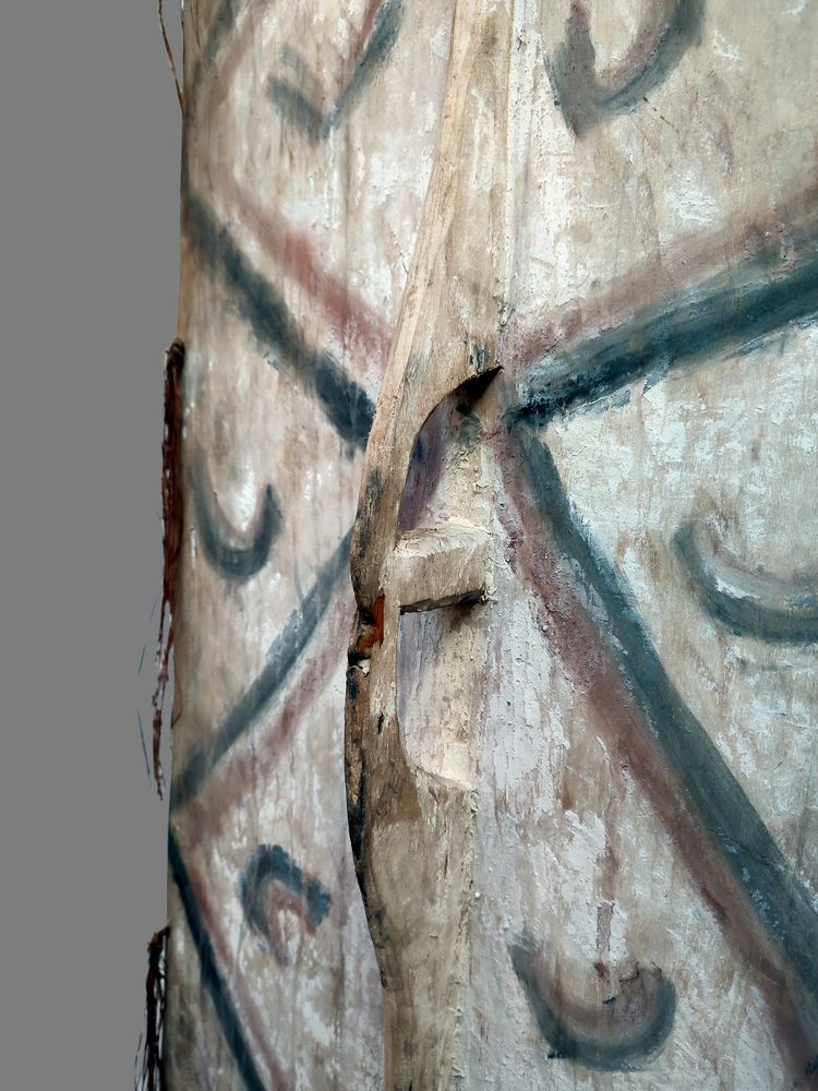 Großer polychromer Holzschild Asmat Iran Jaya, Wolmark Collection