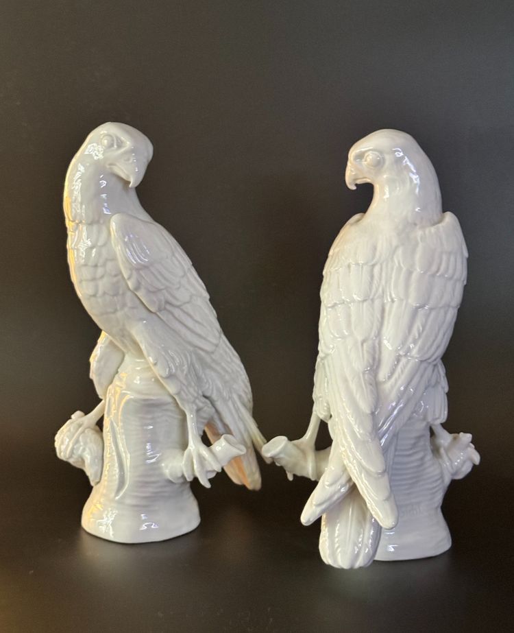 Berlin KPM Bird of Prey (Falcon) in porcelain H 24