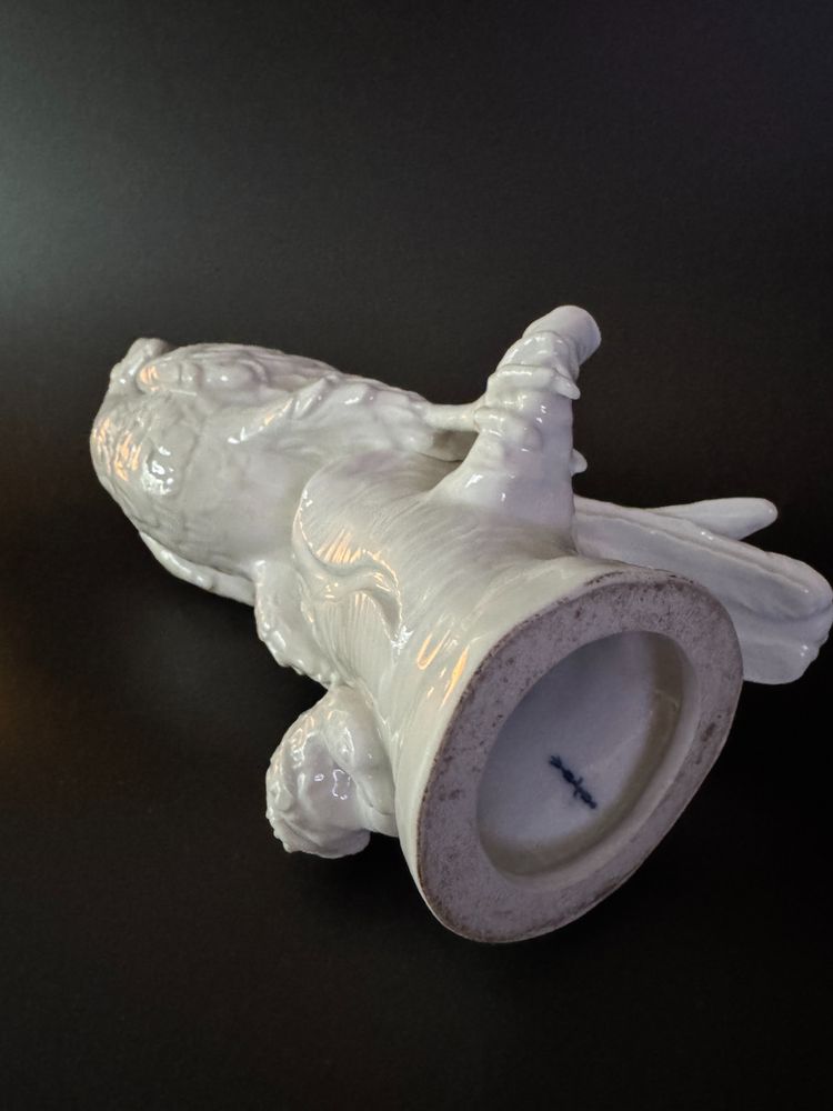 Berlin KPM Bird of Prey (Falcon) in porcelain H 24