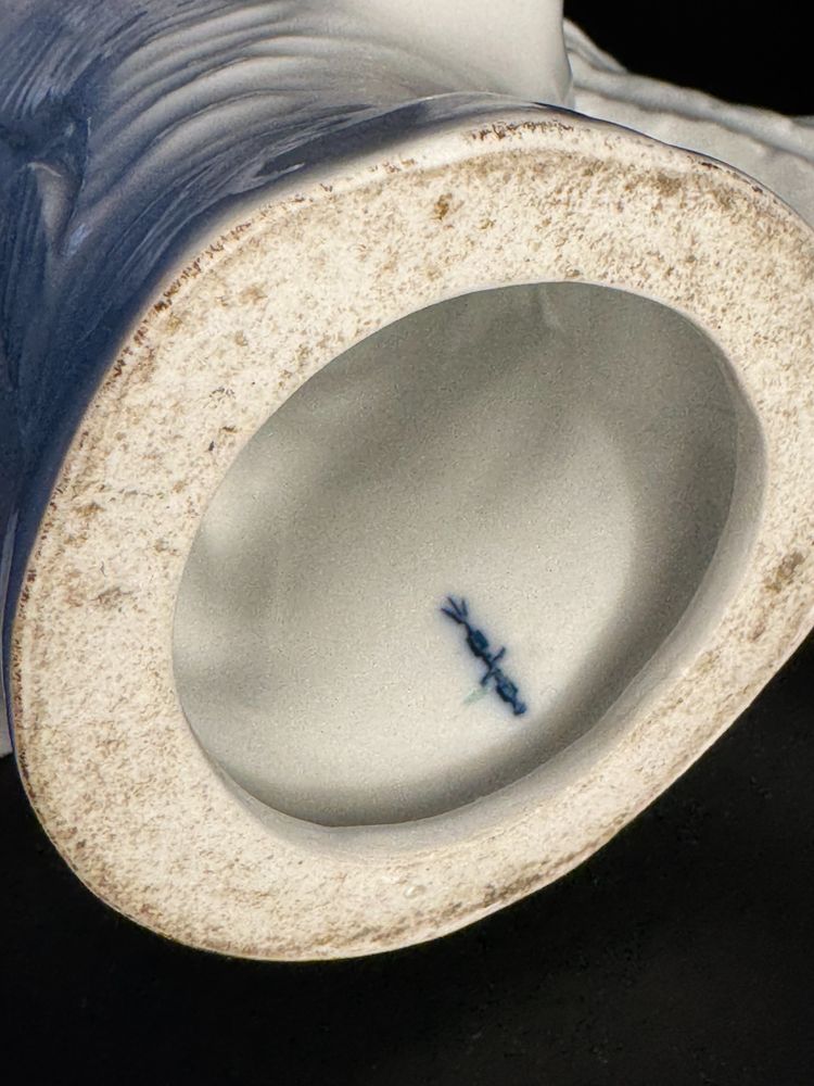 Berlin KPM Bird of Prey (Falcon) in porcelain H 24