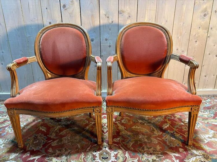 Paire de fauteuils Louis XVI 