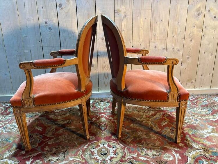 Paire de fauteuils Louis XVI 