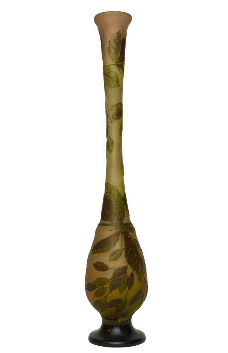 Gallé-Vase mit fruchtigem Olivenzweigdekor 