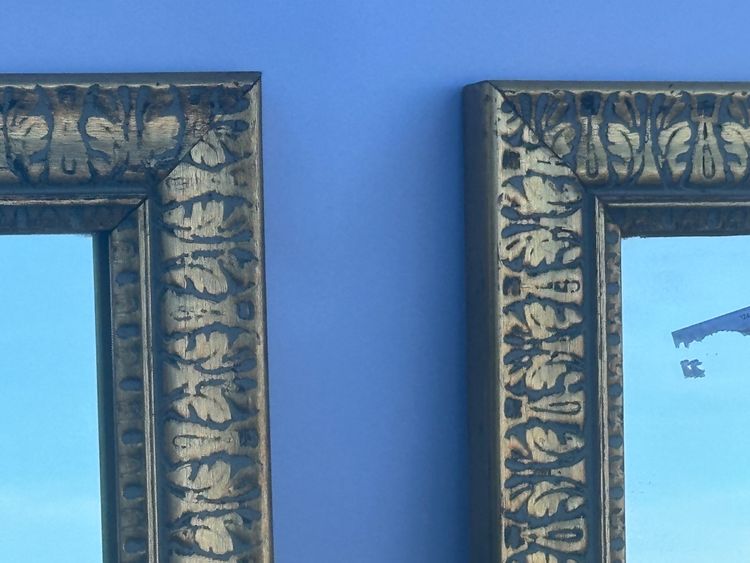 Pair of mirrors