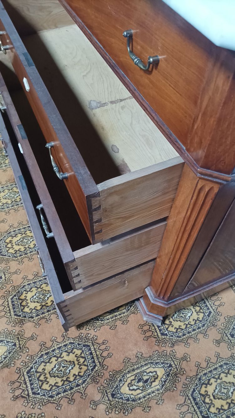 Cassettiera in noce Luigi Filippo