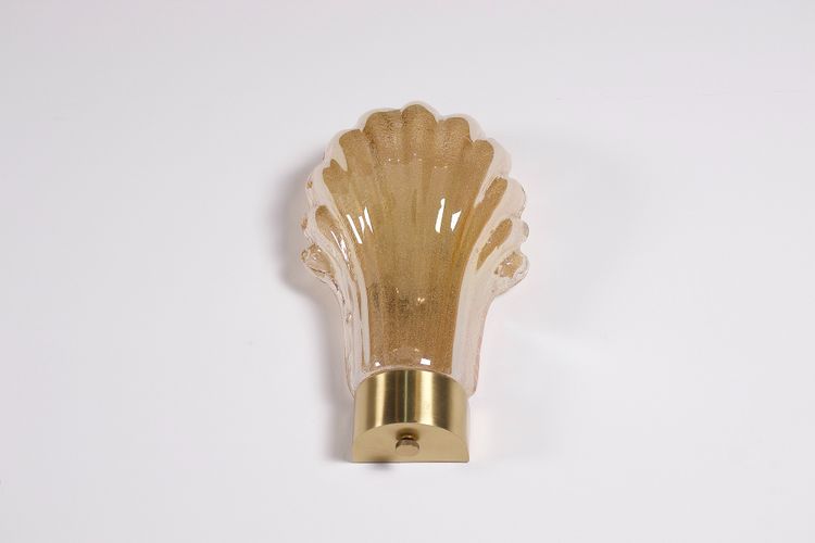Pair of “shell” wall lights in Barovier Toso style.