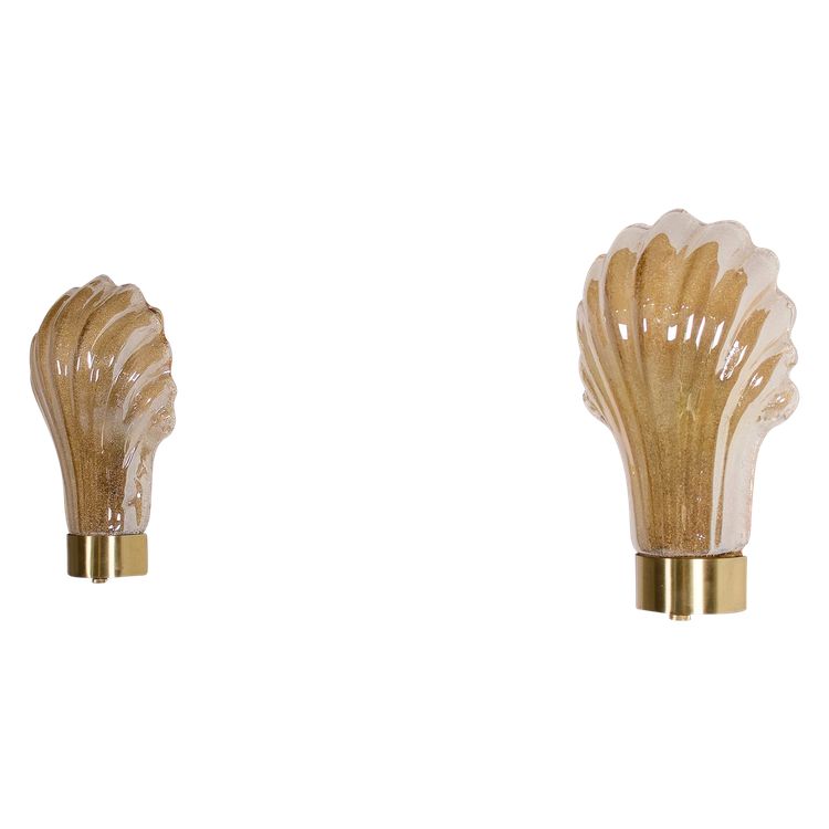 Pair of “shell” wall lights in Barovier Toso style.
