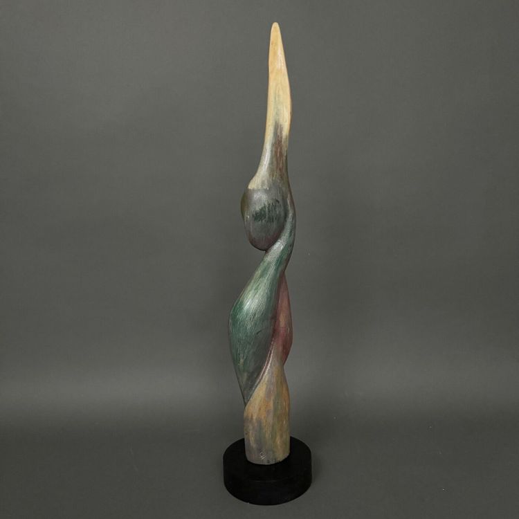 Sculpture en bois par Calin Hentea XXe femme à l'oiseau 