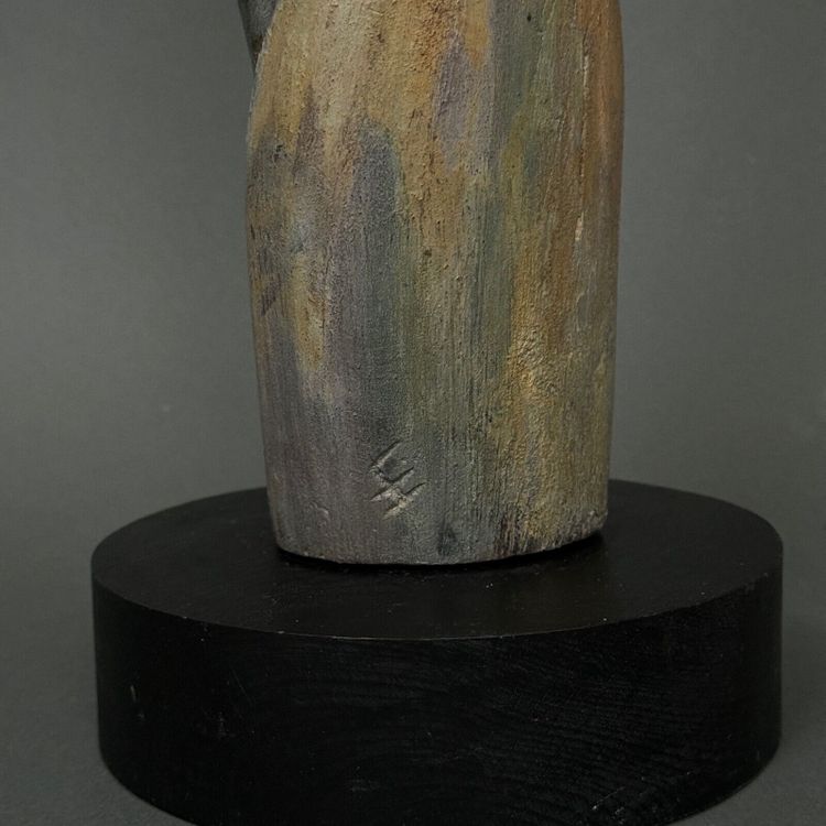 Sculpture en bois par Calin Hentea XXe femme à l'oiseau 