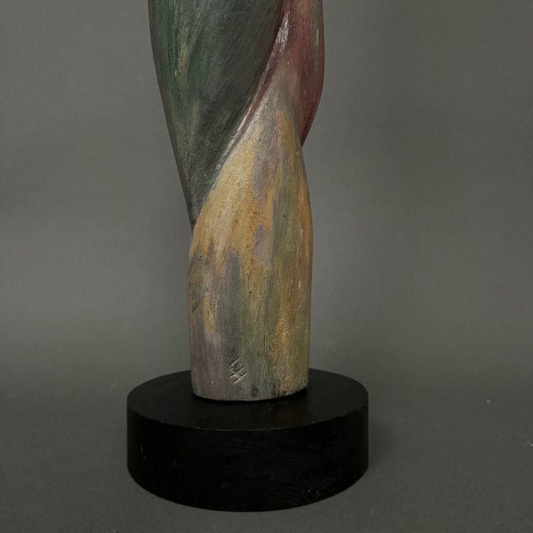 Sculpture en bois par Calin Hentea XXe femme à l'oiseau 