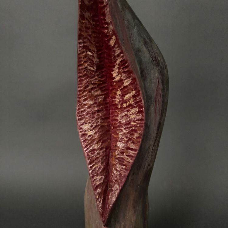 Sculpture en bois par Calin Hentea XXe femme à l'oiseau 