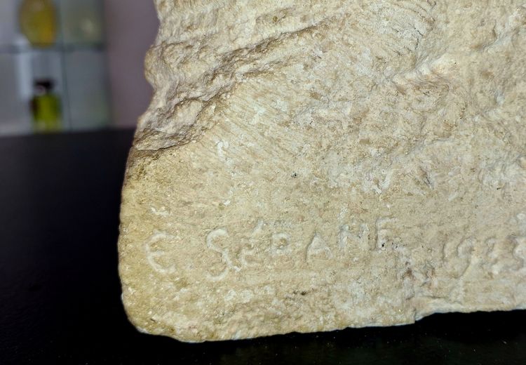 scultura busto in pietra firmata E.SERANE XIX secolo