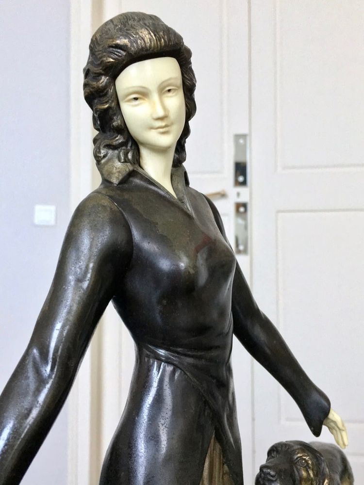 Scultura in marmo e onice regolata con criselefantino, firmata Limousin - Art Déco