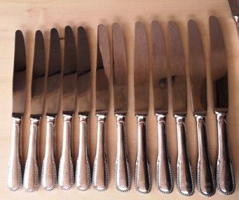 24 couteaux en métal argenté ERCUIS modèle Perles