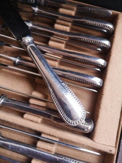 24 couteaux en métal argenté ERCUIS modèle Perles