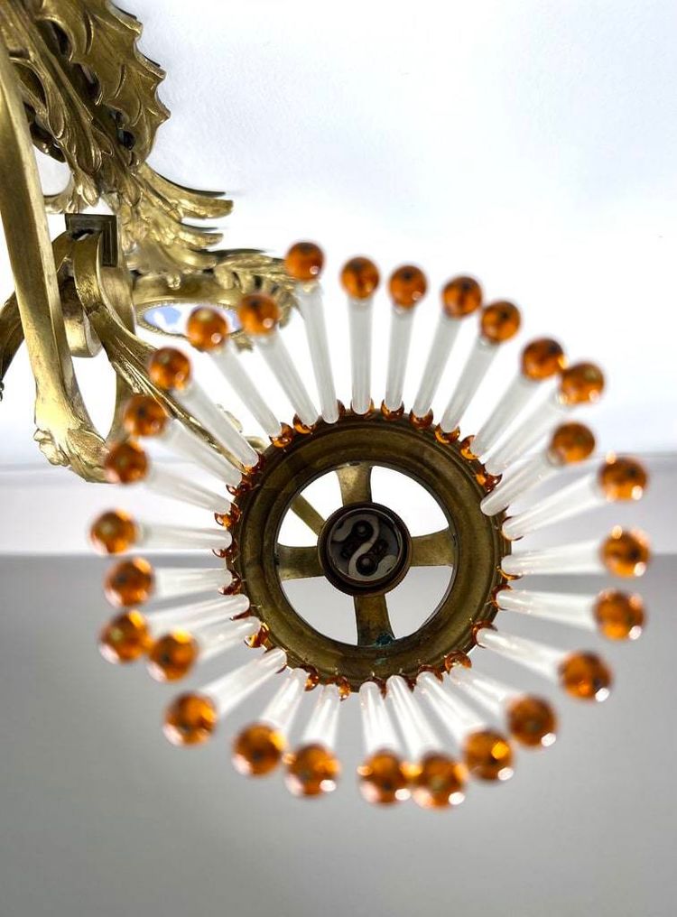 Lampada da parete in bronzo, porcellana e perle di vetro - Fine XIX inizio XX secolo