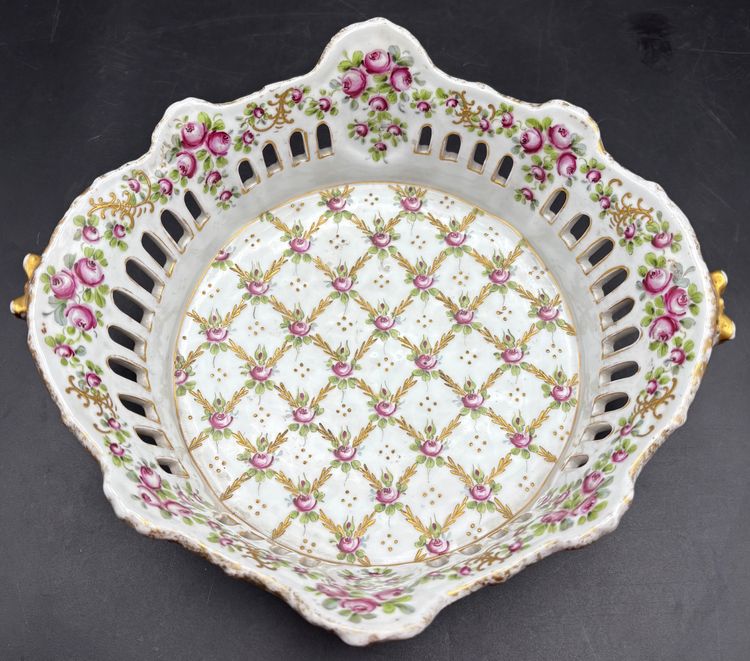 PORCELAIN PLANTER