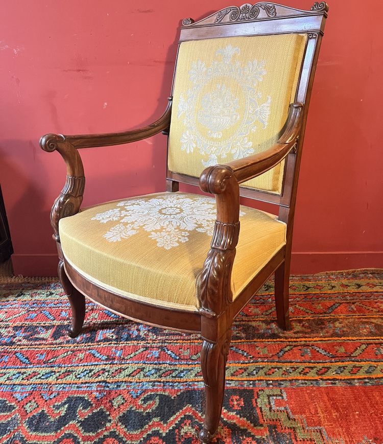 Paire de fauteuils en acajou, époque Charles X