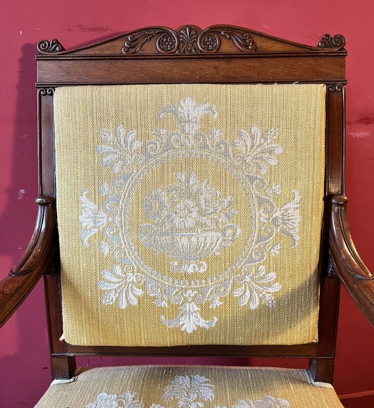 Paire de fauteuils en acajou, époque Charles X