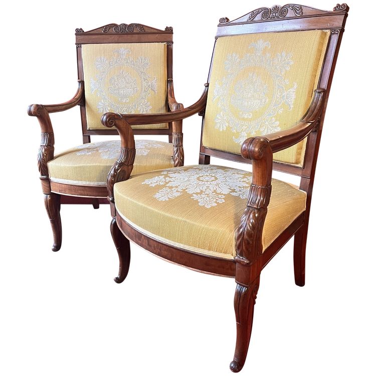Paire de fauteuils en acajou, époque Charles X
