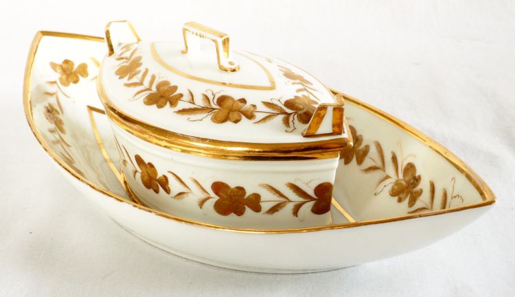 Beurrier en porcelaine de Paris d'époque Directoire fin XVIIIe dans le goût de Locré