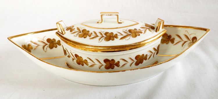 Beurrier en porcelaine de Paris d'époque Directoire fin XVIIIe dans le goût de Locré
