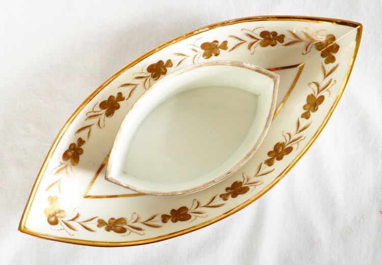 Beurrier en porcelaine de Paris d'époque Directoire fin XVIIIe dans le goût de Locré
