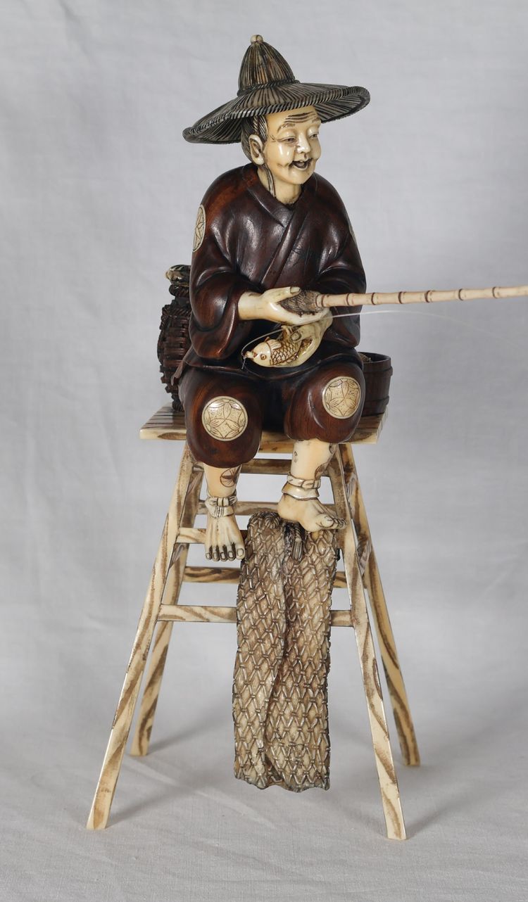 Okimono in legno e avorio, Giappone, periodo Meiji