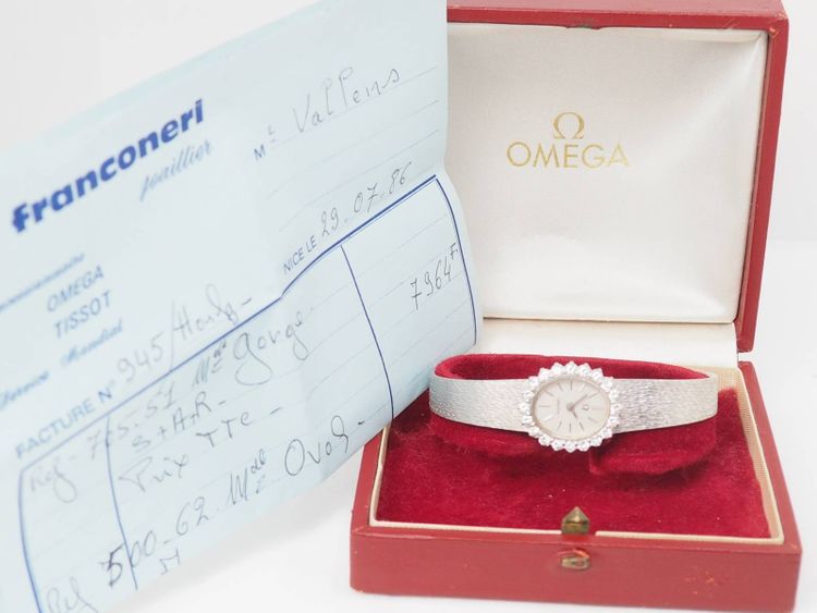 Montre Omega en or blanc et diamants