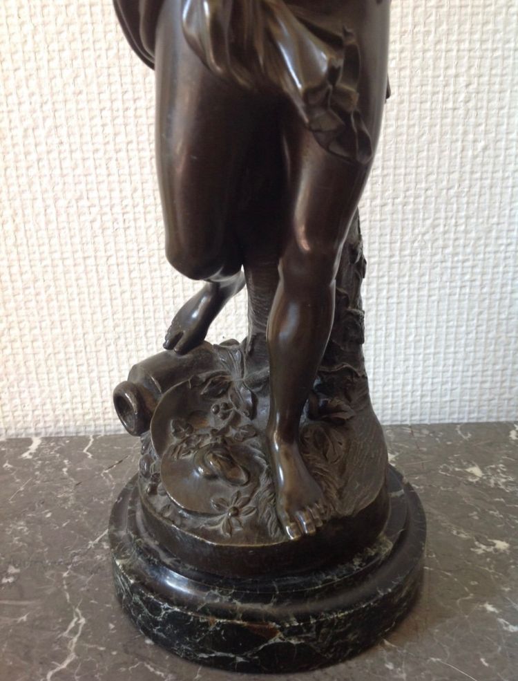 Bronze à Patine Brune d'époque 19 éme Représentant Une Bacchanale d'Après Clodion 