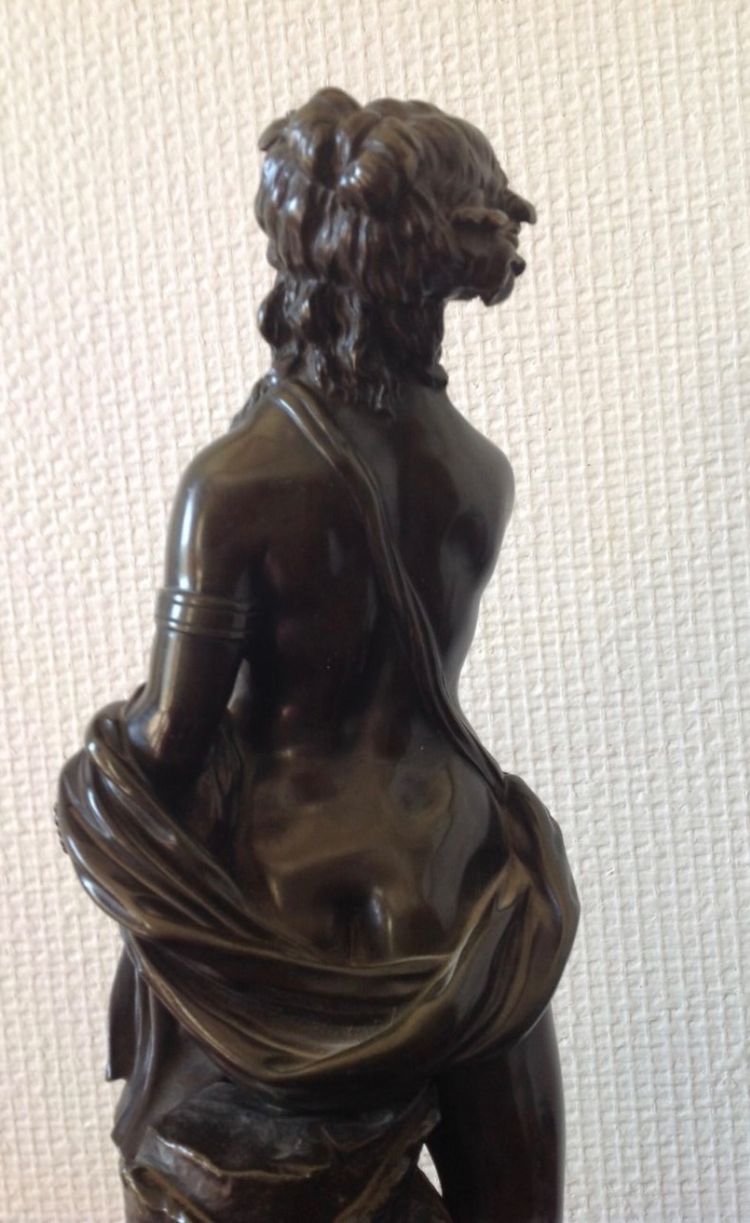 Bronze à Patine Brune d'époque 19 éme Représentant Une Bacchanale d'Après Clodion 