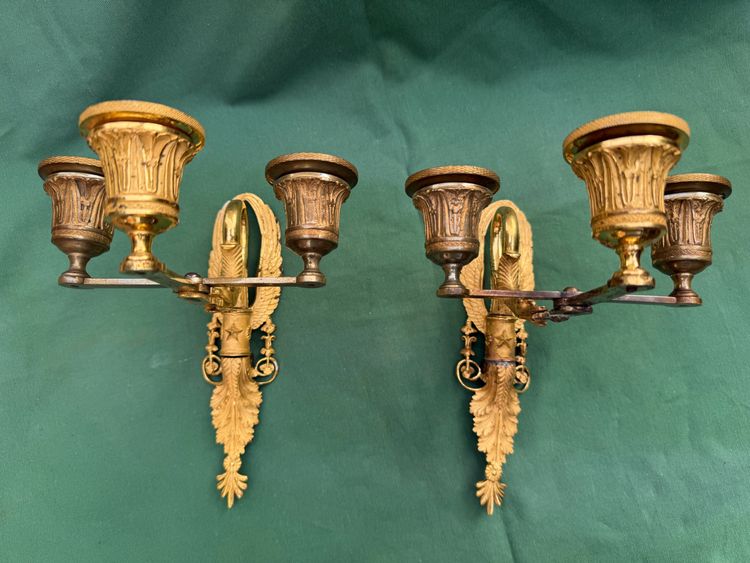 Charming pair of ormolu swan-neck sconces, Empire period