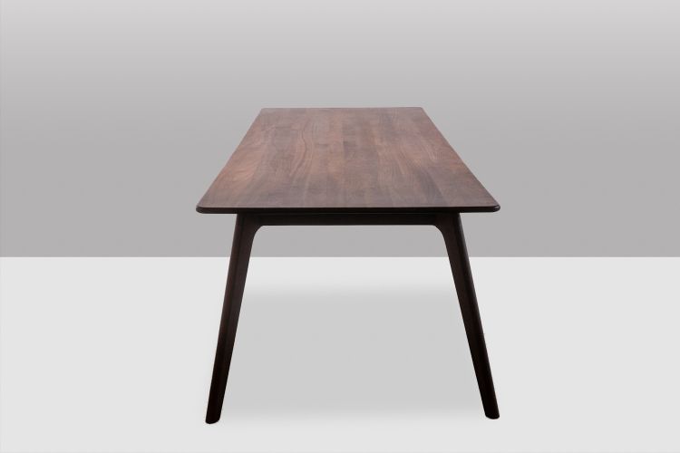 Set da pranzo in noce. XXI secolo.LS63992156Y