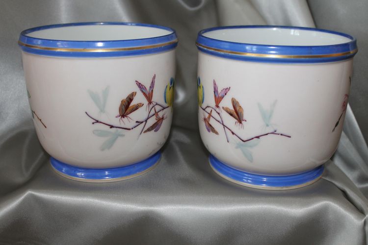 Pair of hand-painted Paris porcelain pot holders from the Louis Philippe period