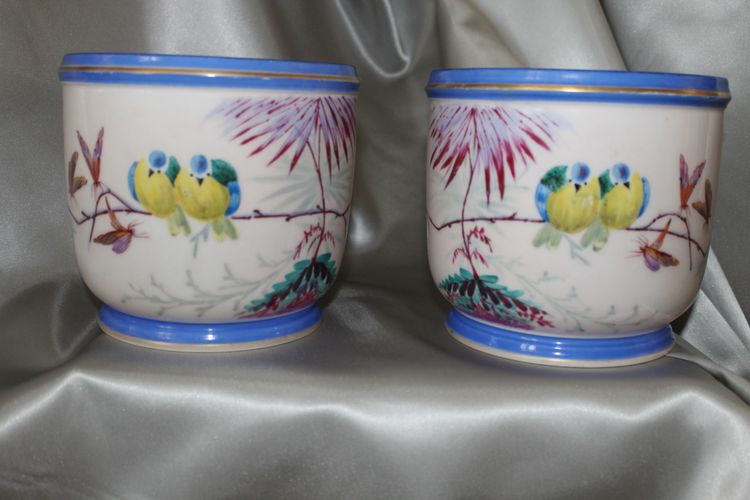 Pair of hand-painted Paris porcelain pot holders from the Louis Philippe period
