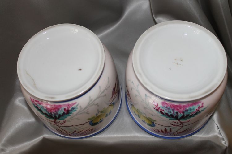 Pair of hand-painted Paris porcelain pot holders from the Louis Philippe period