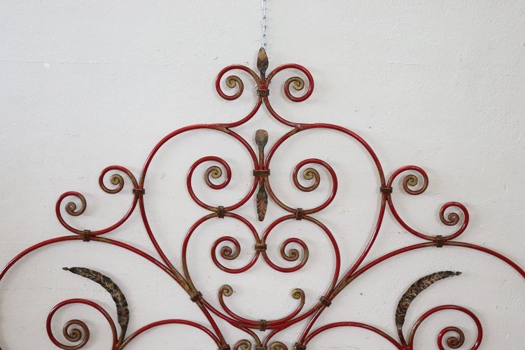 Testiera letto matrimoniale in ferro rosso, inizio XX secolo