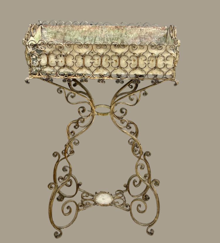 FIORIERA IN FERRO BATTUTO SU GAMBE CON VASCA IN ZINCO DEL PERIODO NAPOLEONICO III