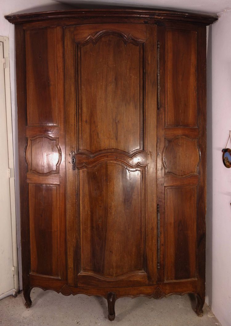 Curved walnut sideboard, Regency period