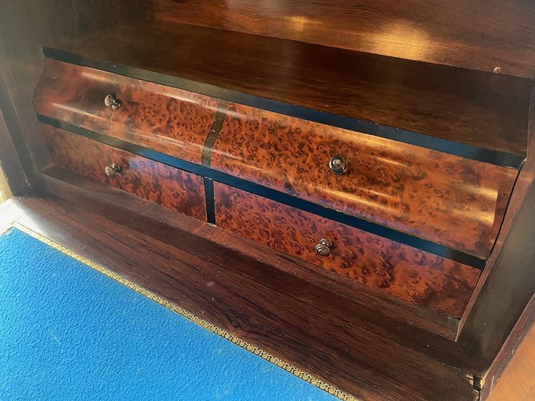 Segreteria in legno intarsiato con piano in marmo. Napoleone III