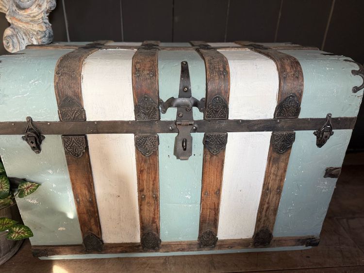 Baule da viaggio del XIX secolo con finitura patinata