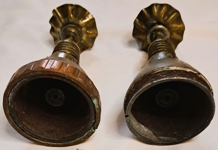 Pair of candlesticks 14/18 trench work