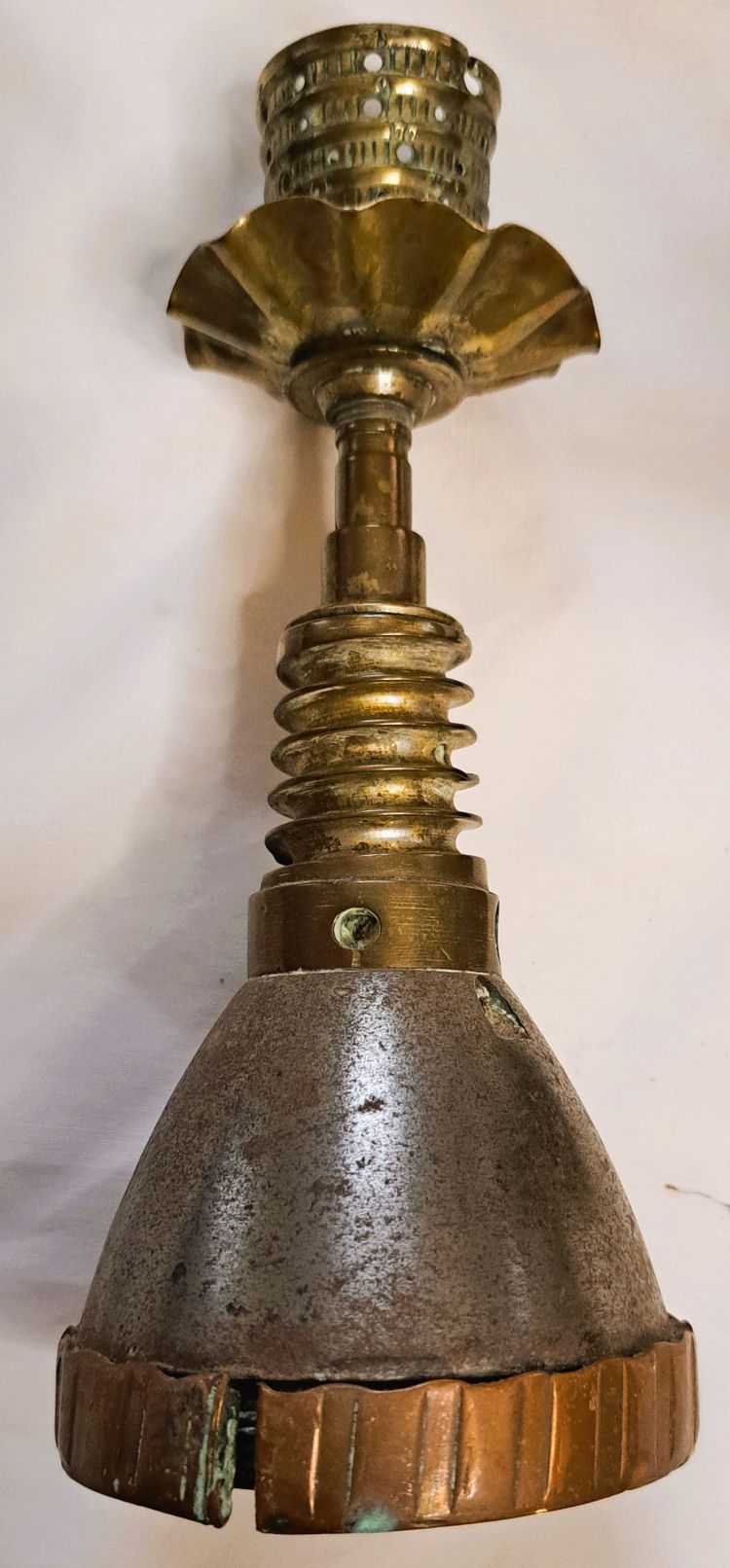 Pair of candlesticks 14/18 trench work