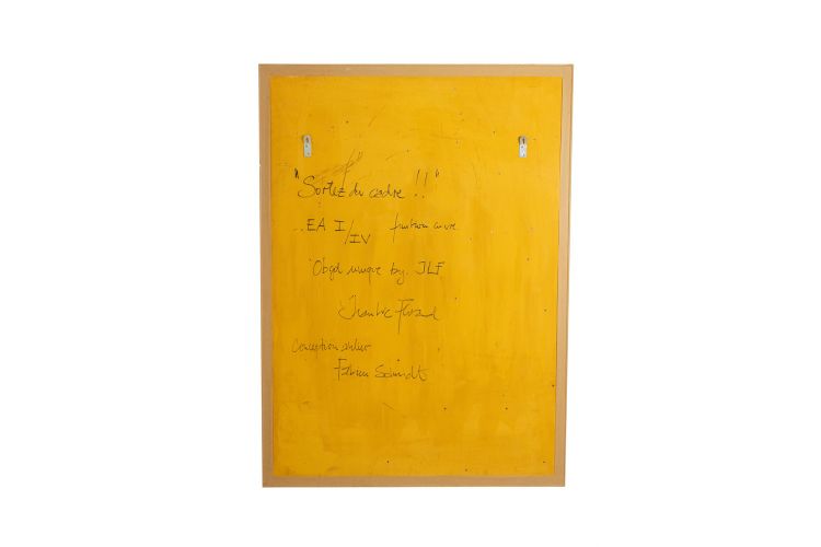 Panneau en bas-relief « Sortez du cadre ! », en bois et cuivre oxydé.LS64273009