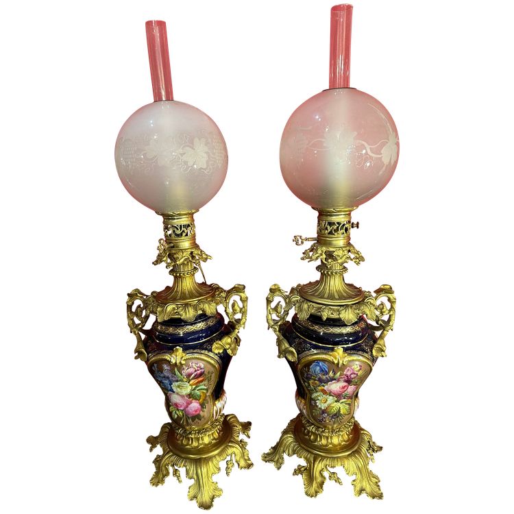 Paire De Lampes à Pétrole En Bleu De Four Et Bronze Doré 